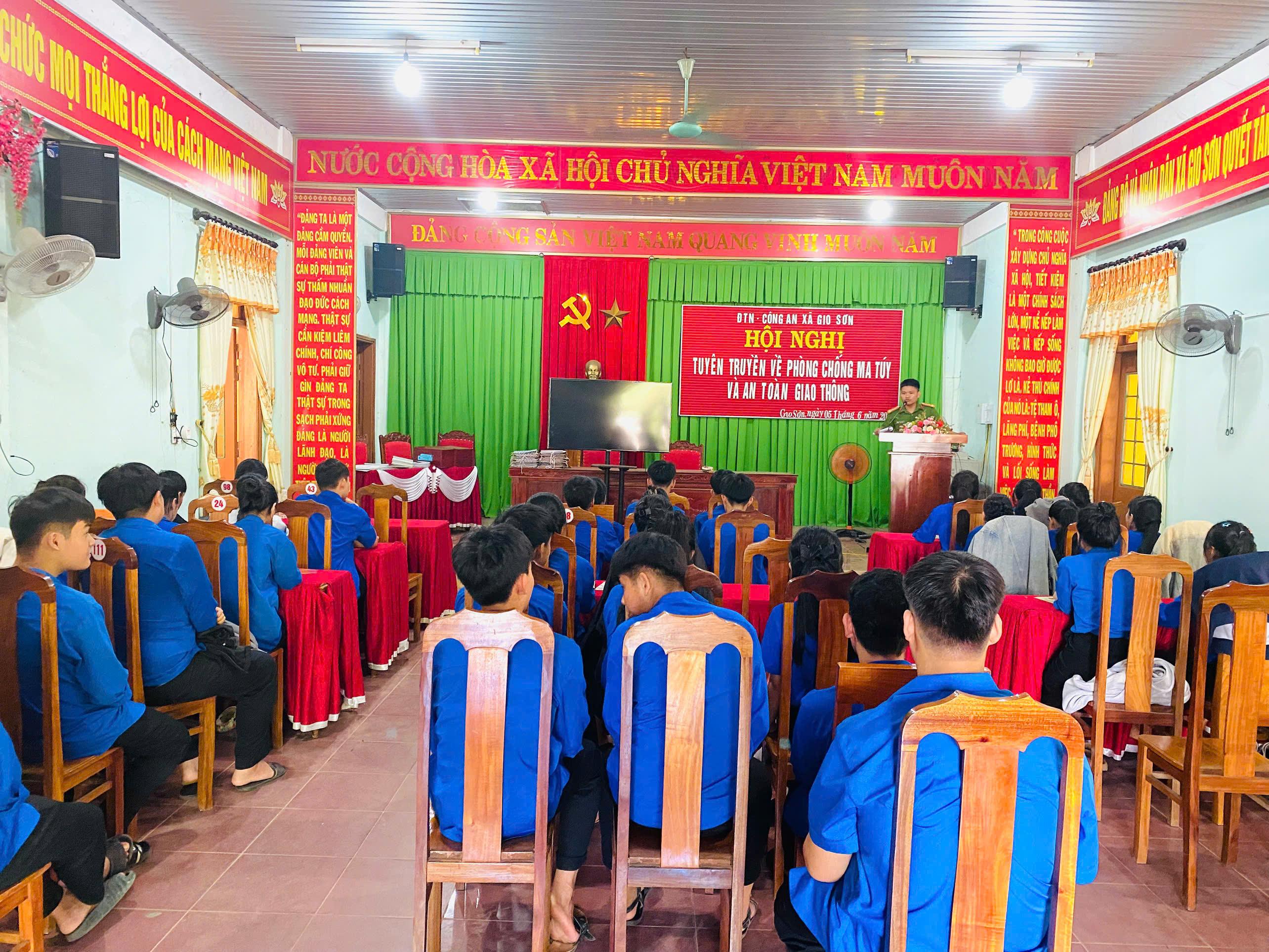 HỘI NGHỊ TUYÊN TRUYỀN PHÁP LUẬT VỀ MA TUÝ VÀ AN TOÀN GIAO THÔNG